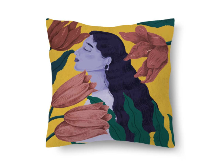 Coussin femme fleurs