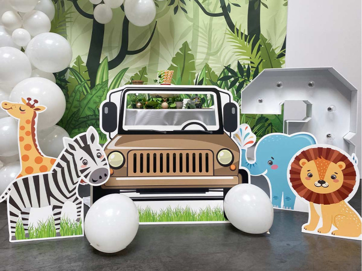 Décoration animaux safaris et voiture en carton grand format